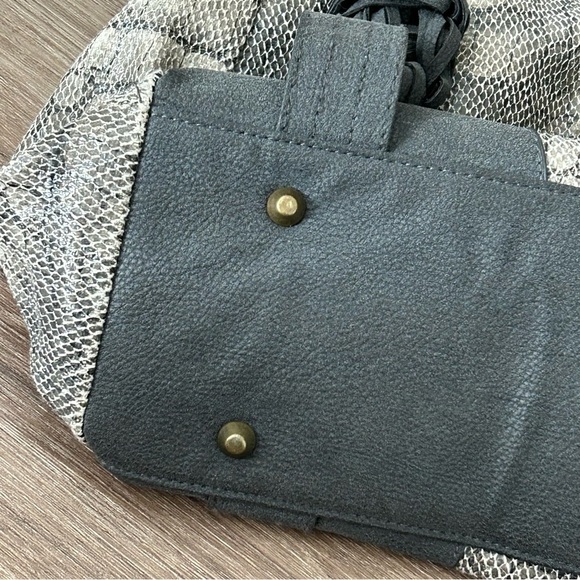 Braciano Gray Cream SnakeSkin Tote Shoulder Bag - Picture 13 of 16